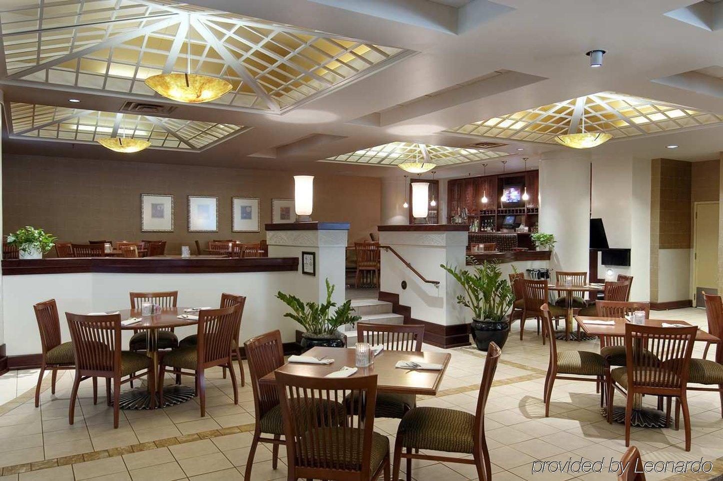Embassy Suites By Hilton Indianapolis Downtown Restaurant bilde